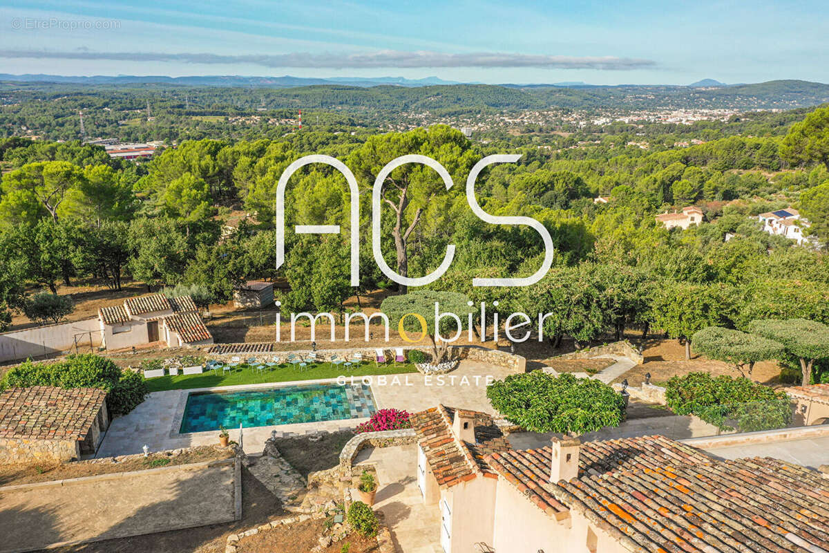 Achat Vente Villa Draguignan 7 pièces 263.20 m2 Extérieur Jardin Piscine Garage Dépendance - photo 3