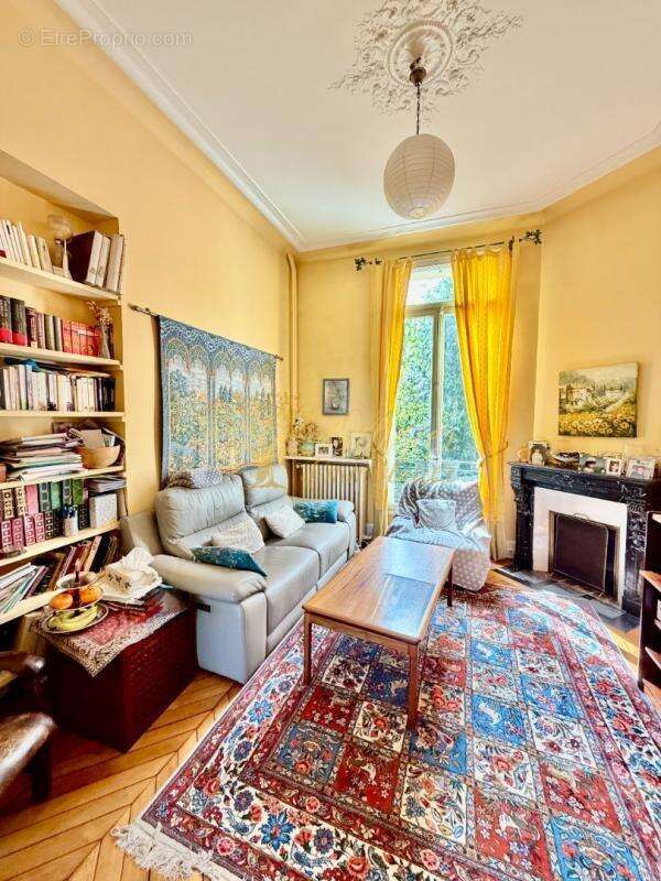 Maison à SAINT-MAUR-DES-FOSSES