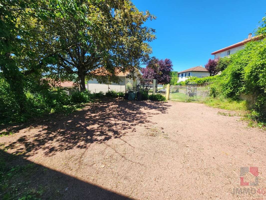 Maison à PUY-L&#039;EVEQUE