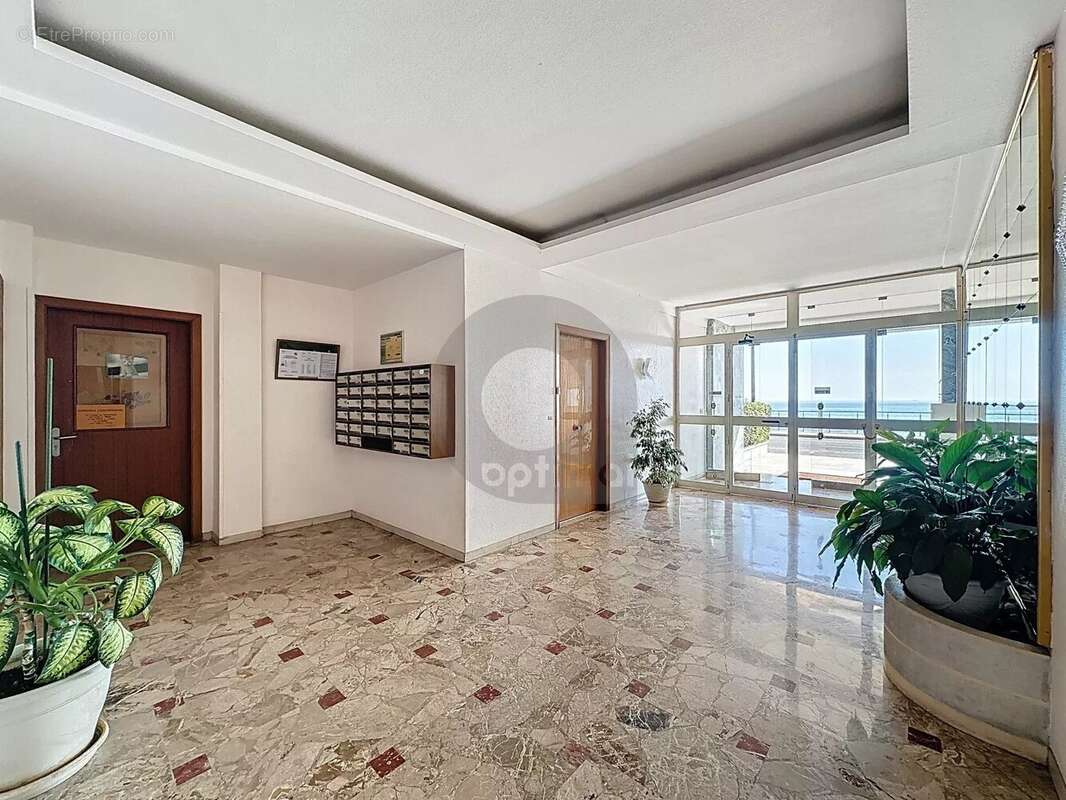 Appartement à ROQUEBRUNE-CAP-MARTIN