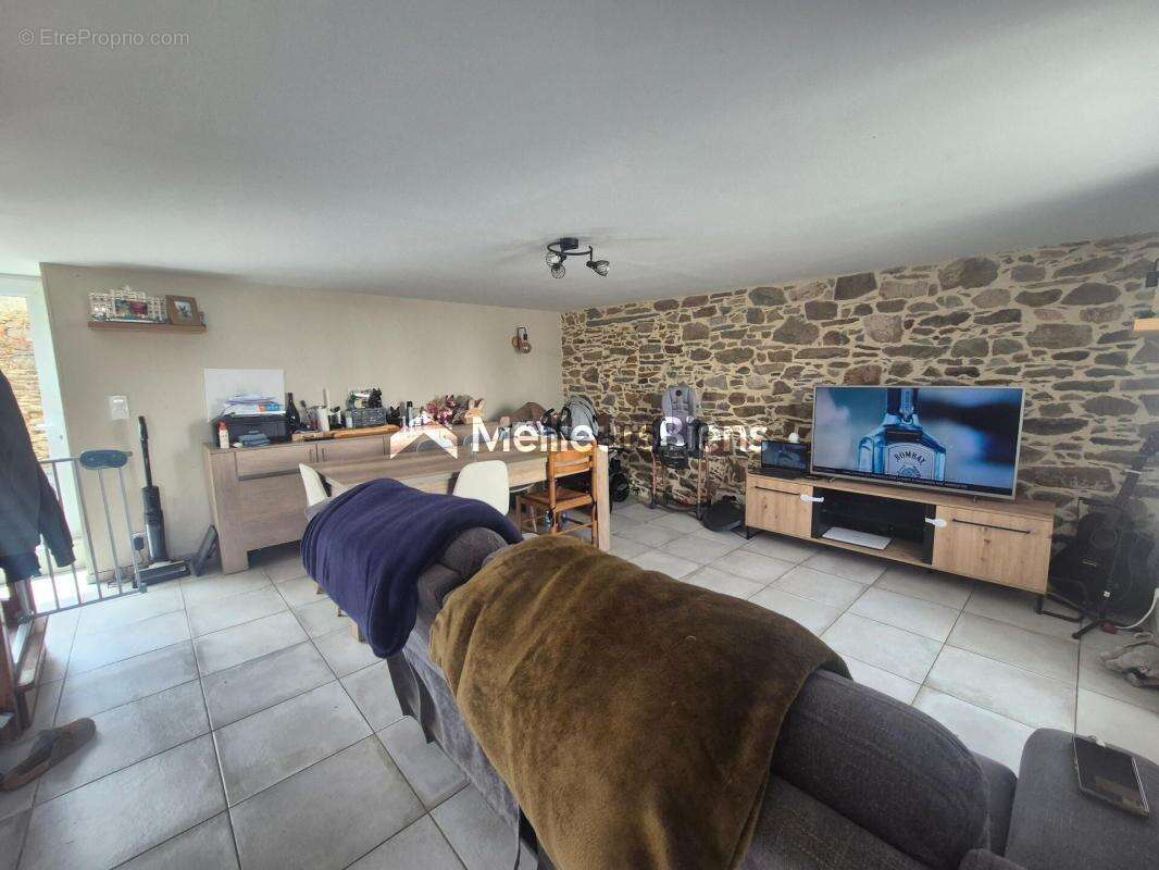Maison de 80m² centre bourg Taule - photo 3