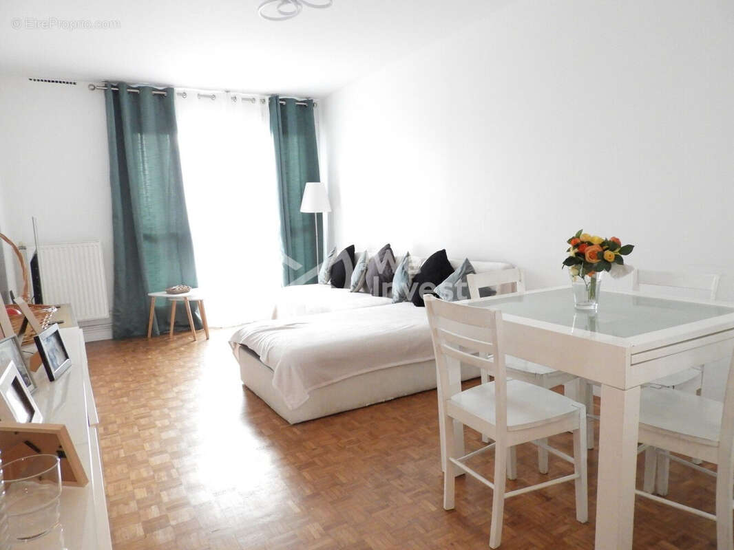 Appartement à VILLENEUVE-LA-GARENNE