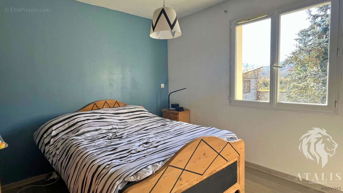 Maison à SAINT-JUST-DE-CLAIX