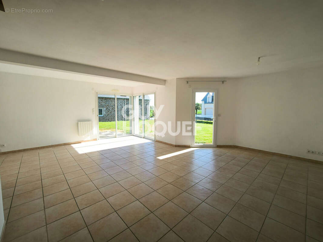 Maison à SAINT-GUINOUX