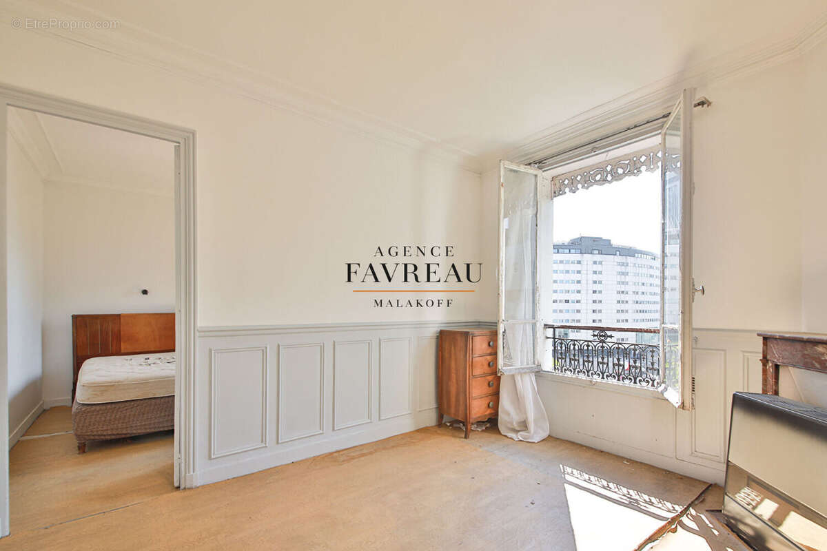 Appartement à PARIS-16E