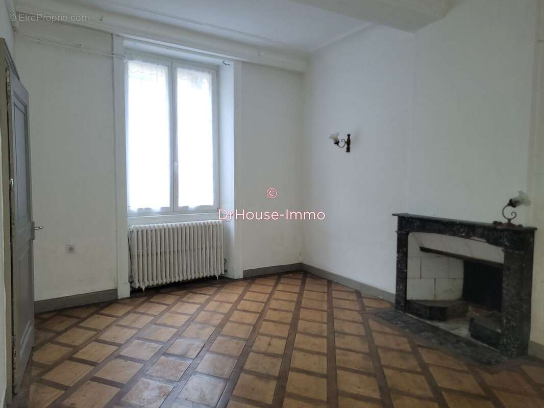 Appartement à GRAY
