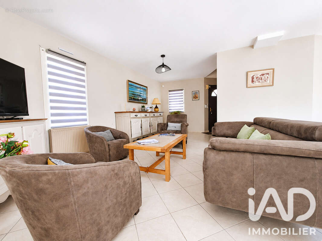 Maison 157 m² à Saint-Andre-Des-Eaux  - photo 3