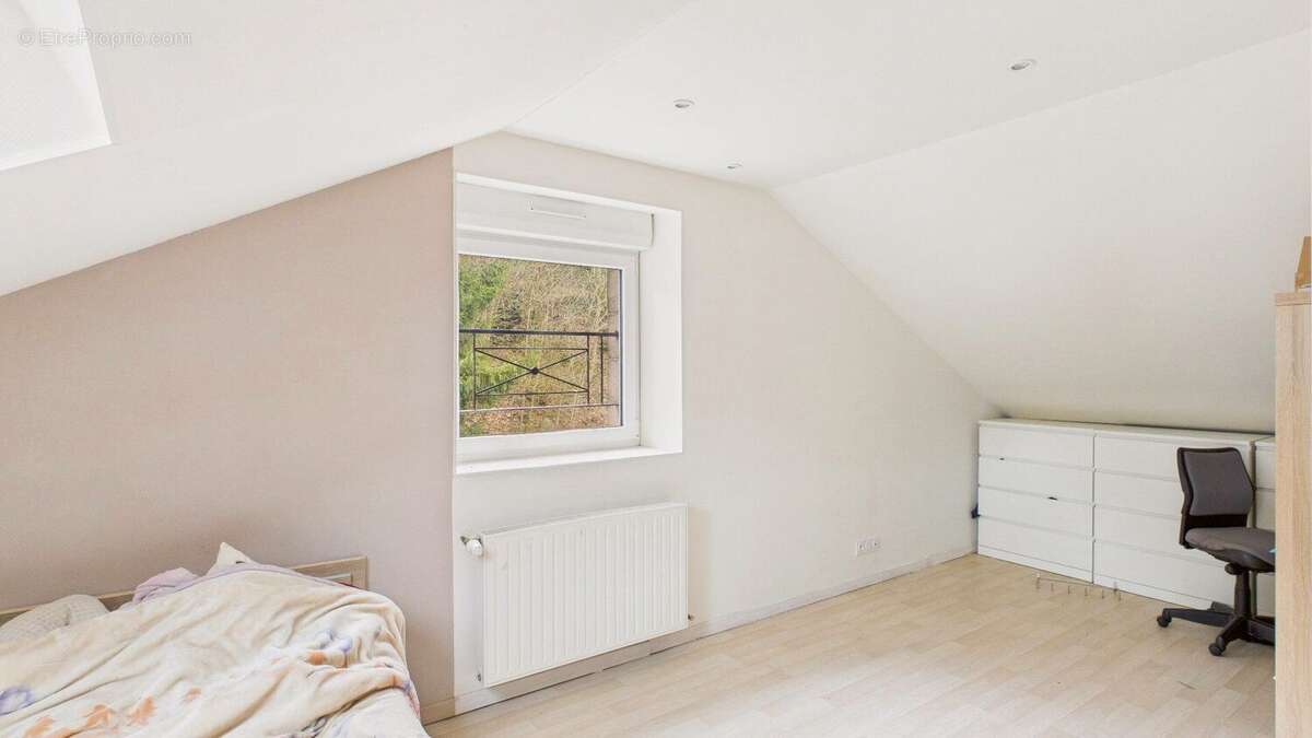 Maison en pierre t5 - terrain de 341m2 - proche centre-ville de rodez - photo 12