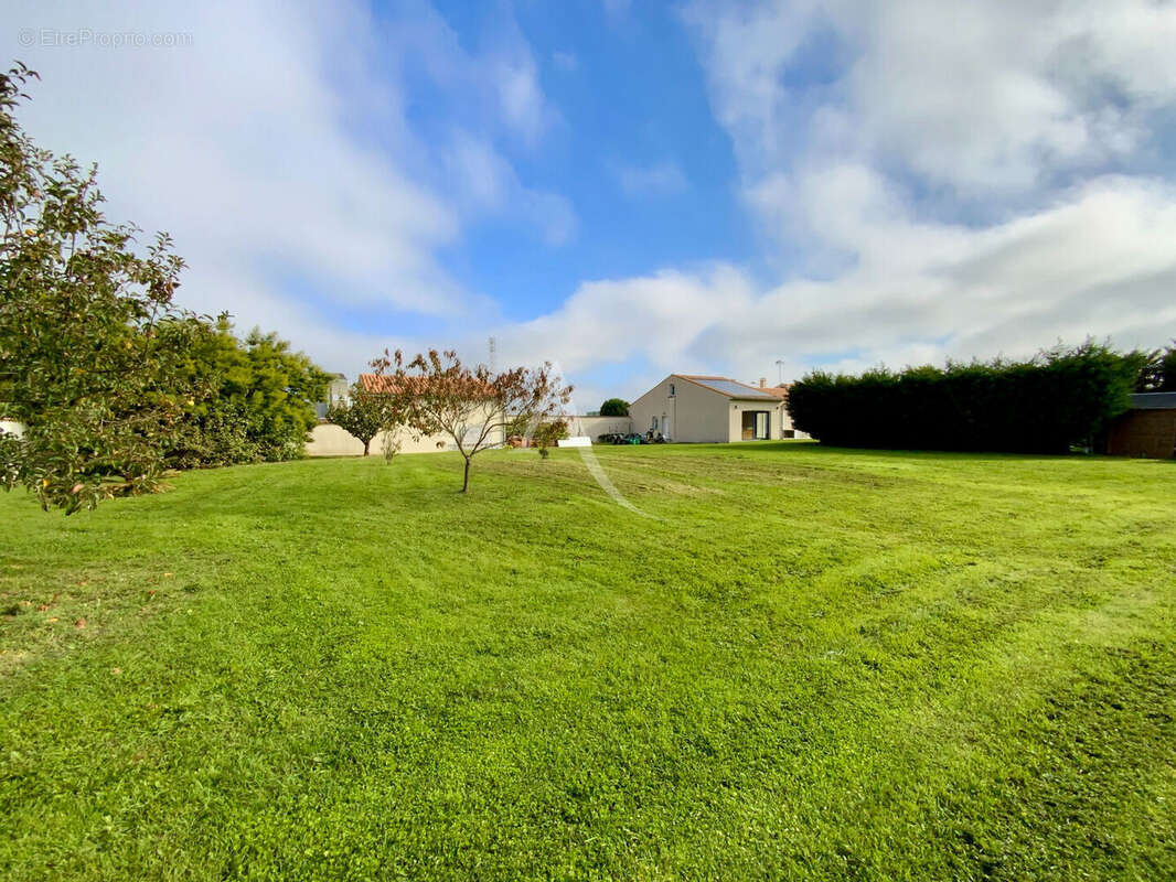 Maison à SAINT-SAVINIEN