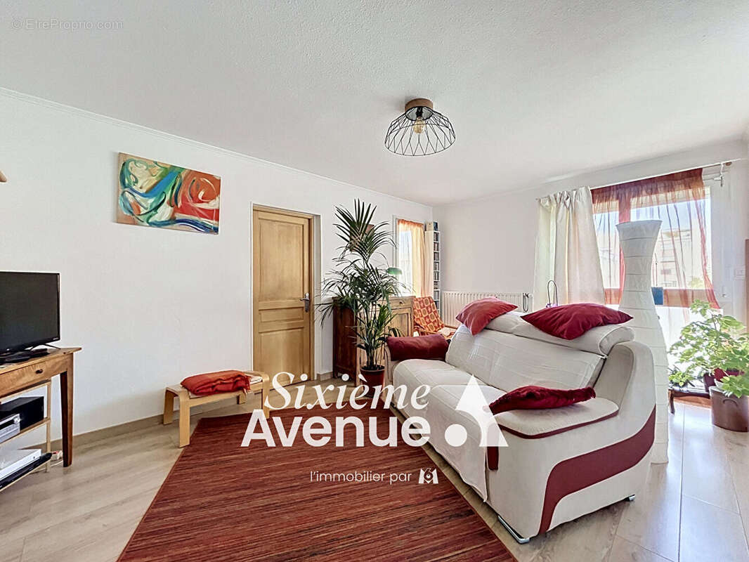 Appartement à DECINES-CHARPIEU