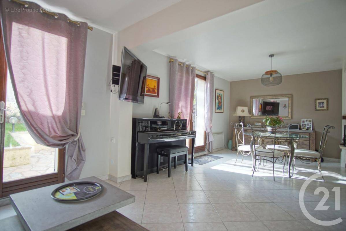 Maison à BONNEUIL-SUR-MARNE