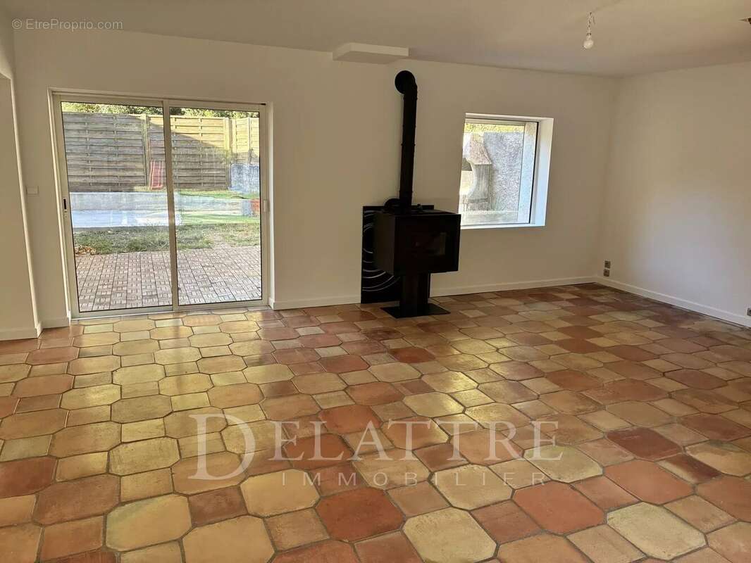 Maison à ROQUEFORT-LES-PINS