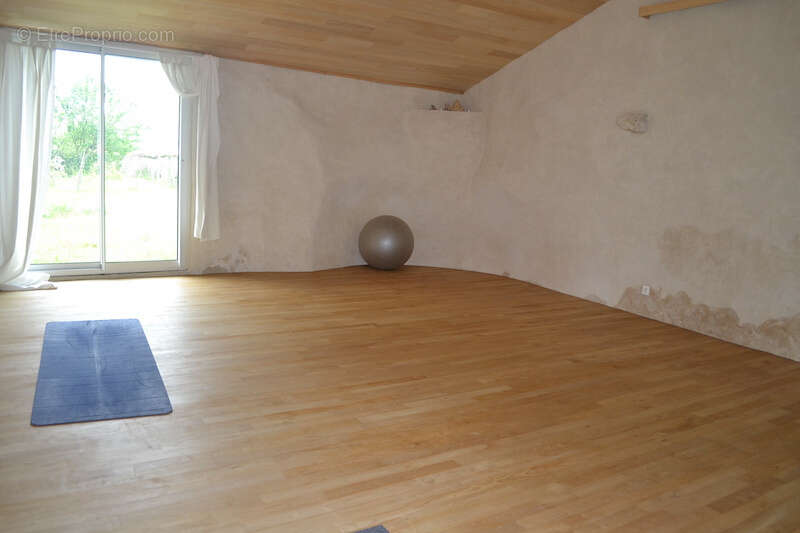 Maison à SALLES-LAVALETTE