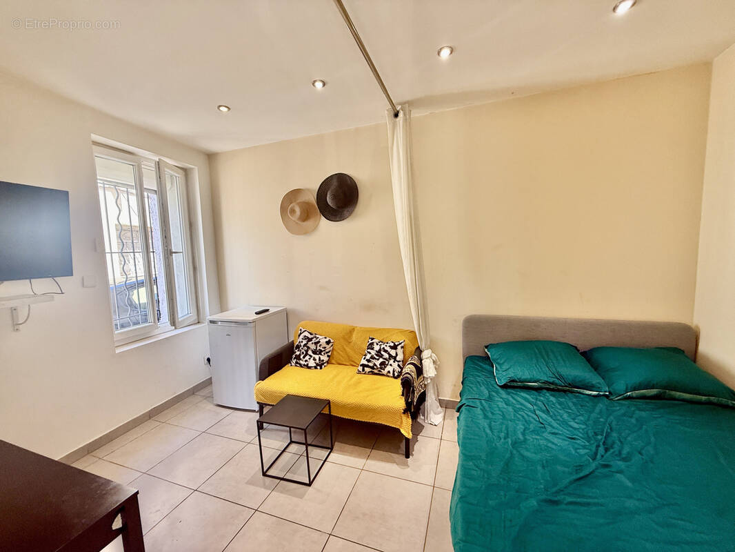 Appartement à MARSEILLE-3E