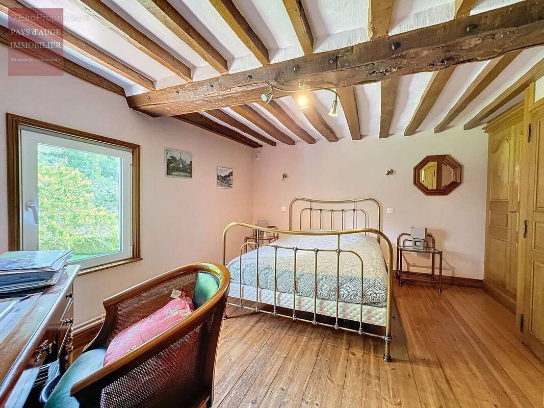 Maison à SAINT-PIERRE-SUR-DIVES