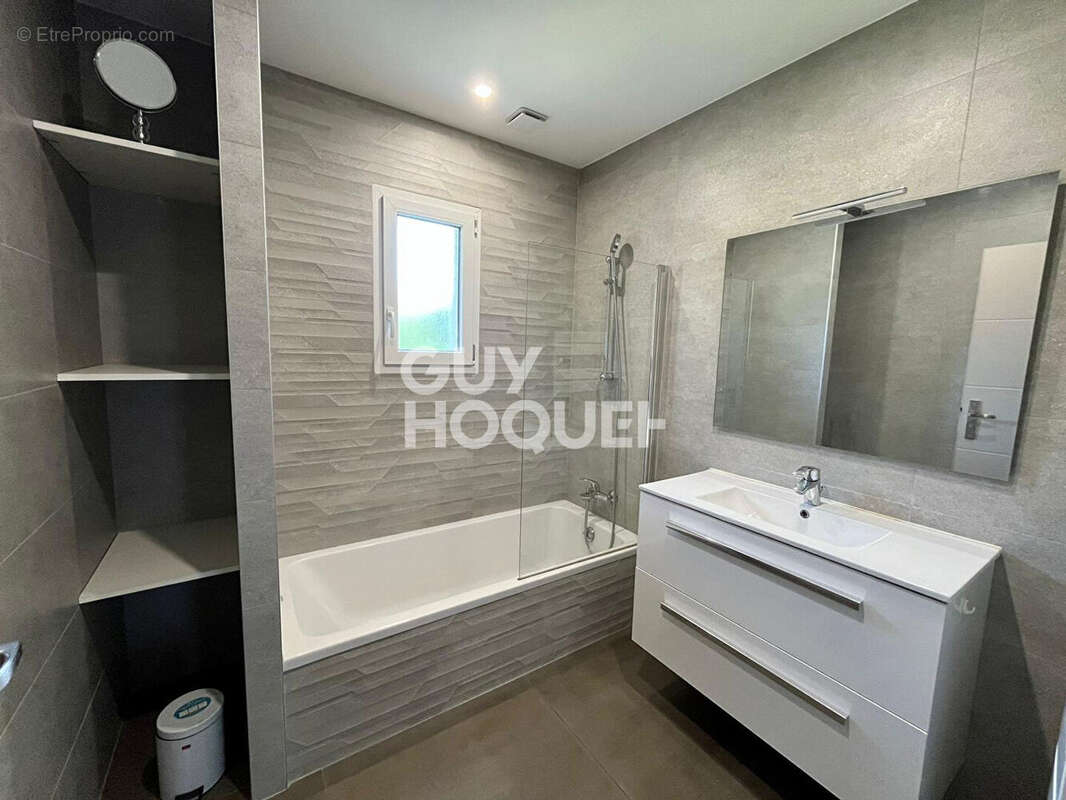 Appartement à AIX-LES-BAINS