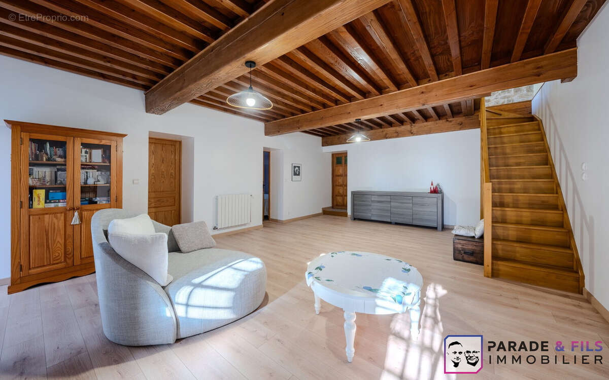 Maison à LAY-SAINT-CHRISTOPHE