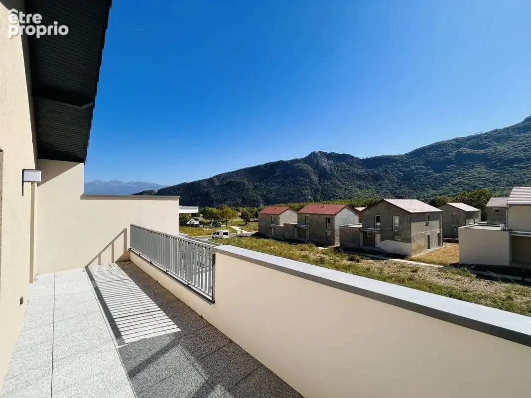 Appartement 4 pièces 80 m² à vendre à Saint-Paul-De-Varces (38760) - photo 2