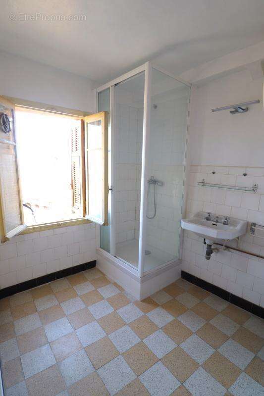 Maison à BERRE-LES-ALPES