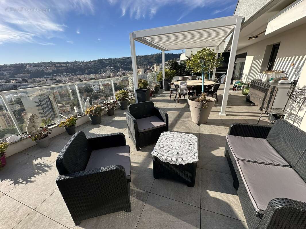 4 pieces dernier etage + terrasses - vue panoramique mer - chambrun - photo 4