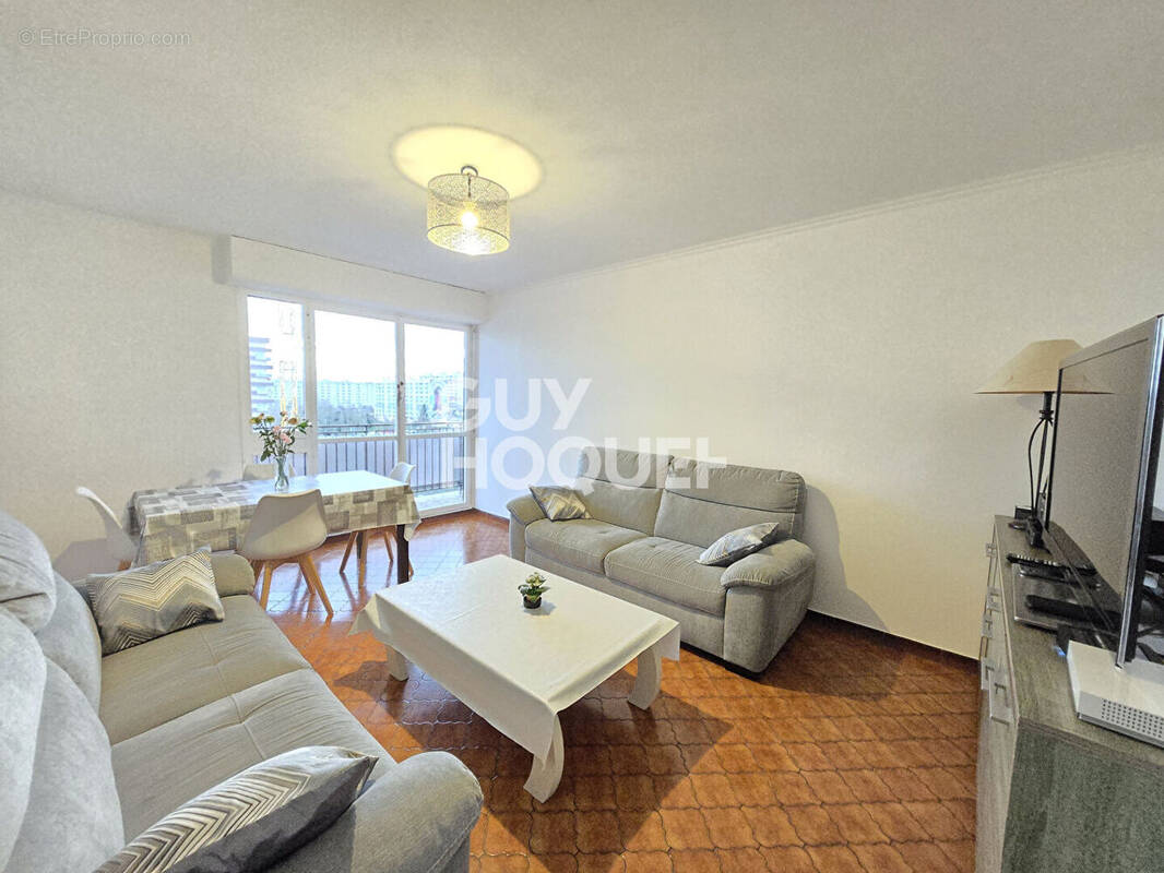 Appartement à RILLIEUX-LA-PAPE