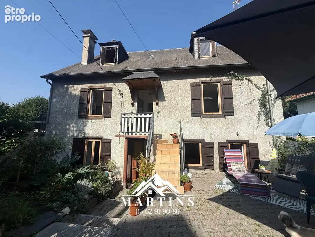 EXCLUSIVITE / ARGELES-GAZOST - Centre-ville - Maison édifiée sur 3 niveaux de 135m2 habitables + jardinet. - photo 5