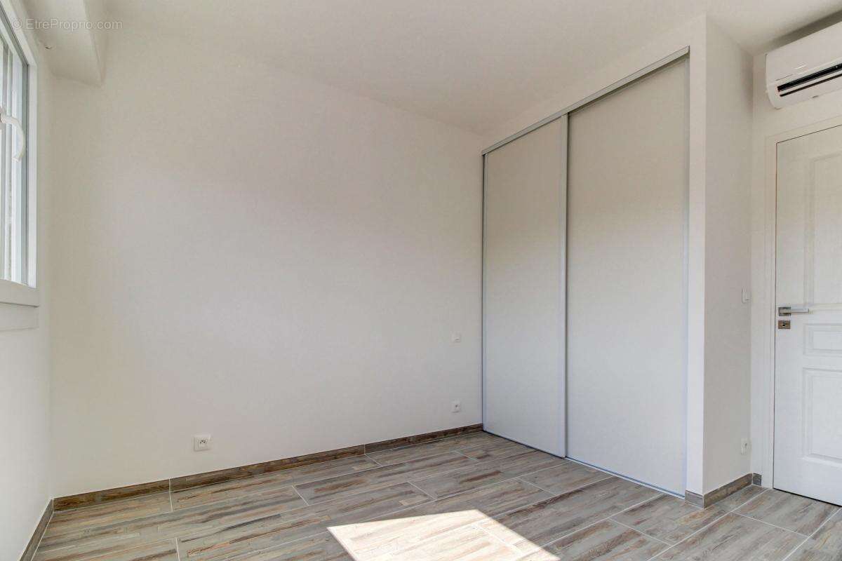 3 pièces rénové avec aperçu mer –cave- Cagnes sur Mer - photo 16