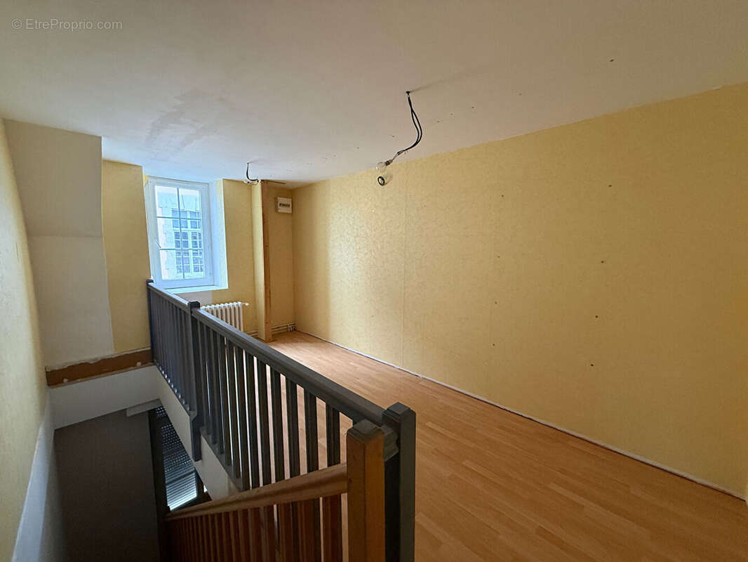 Appartement à COMMENTRY