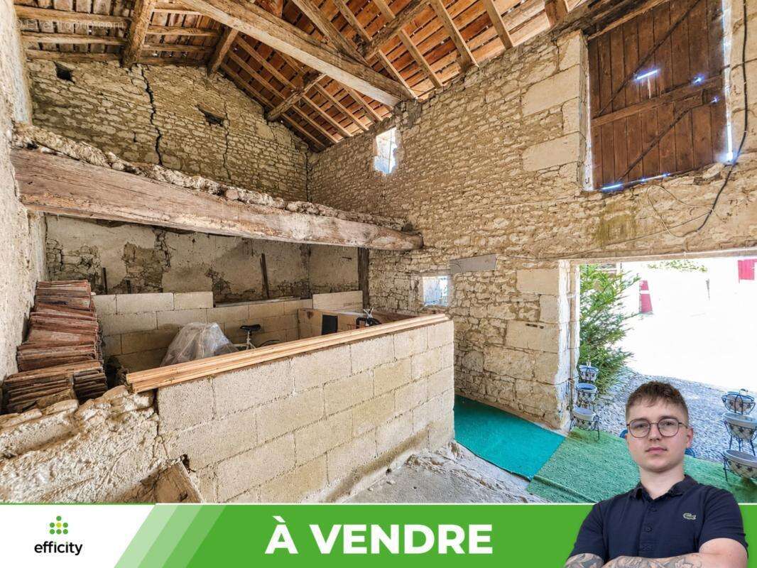 Maison 151 m² à Monts-Sur-Guesnes  - photo 19