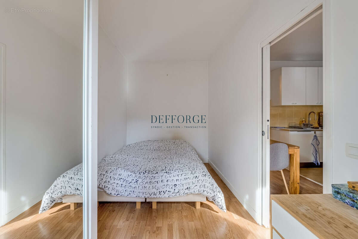 Appartement à PARIS-14E