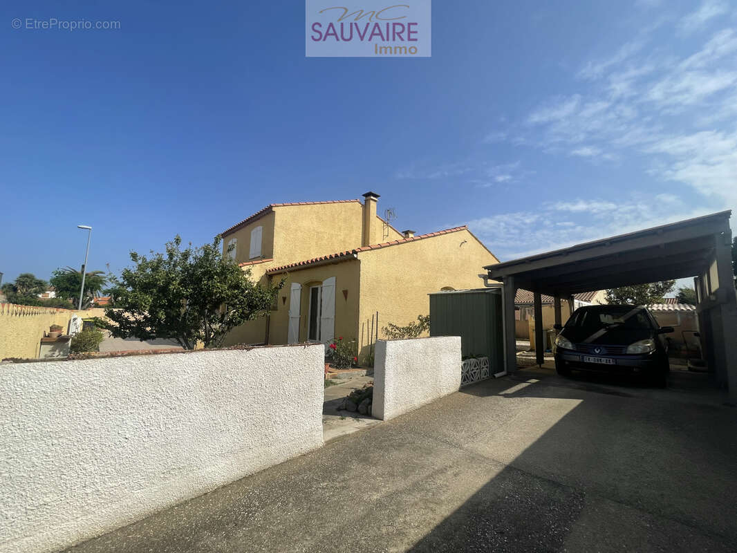 Maison à SAINT-LAURENT-DE-LA-SALANQUE