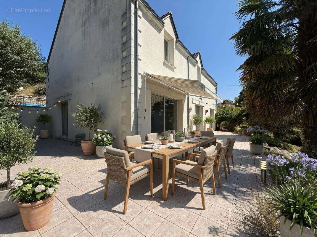 Maison 213 m² à Saint-Epain  - photo 24