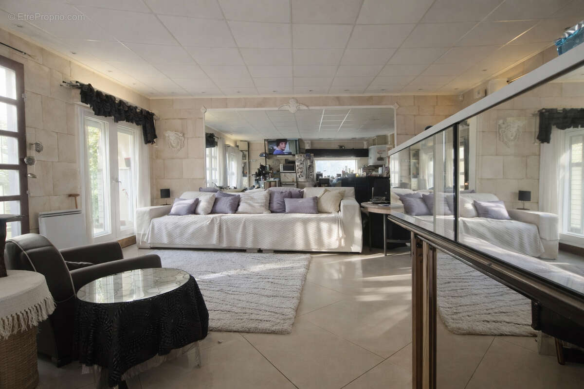 Maison à IVRY-SUR-SEINE