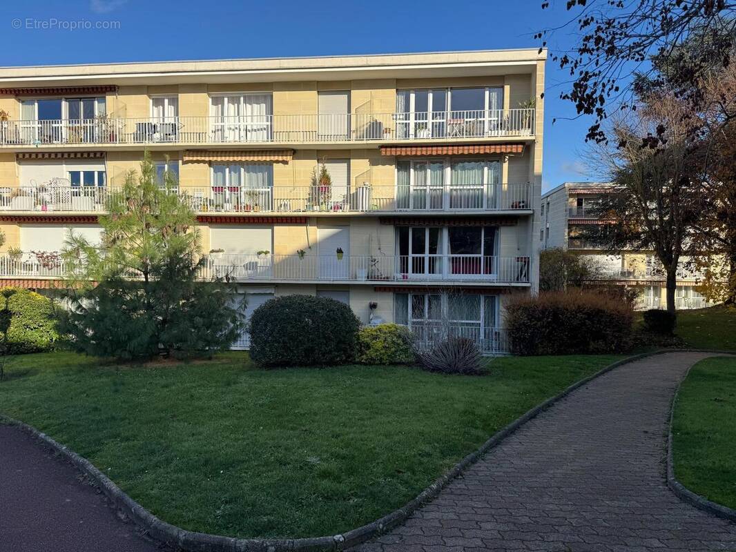 Photo 1 - Appartement à CHAMBOURCY