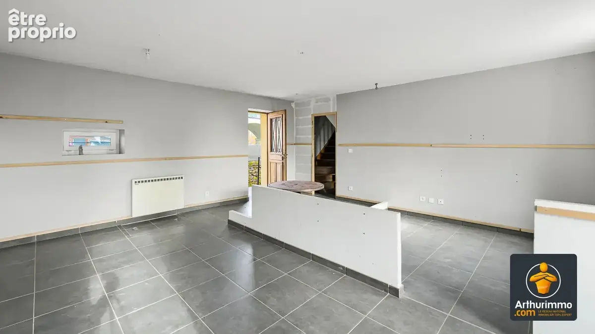 RETOURNAC – Appartement avec jardin attenant et terrain plat non attenant, en bord de Loire. - photo 9
