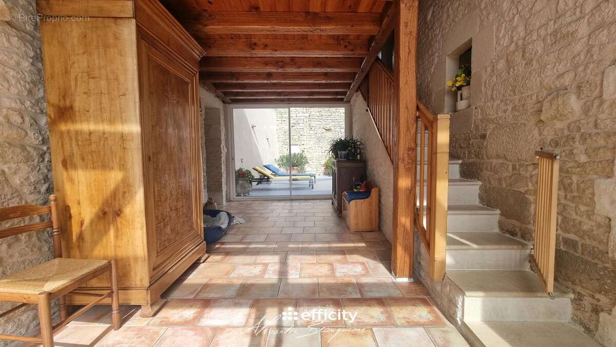 Maison à FAYE-SUR-ARDIN