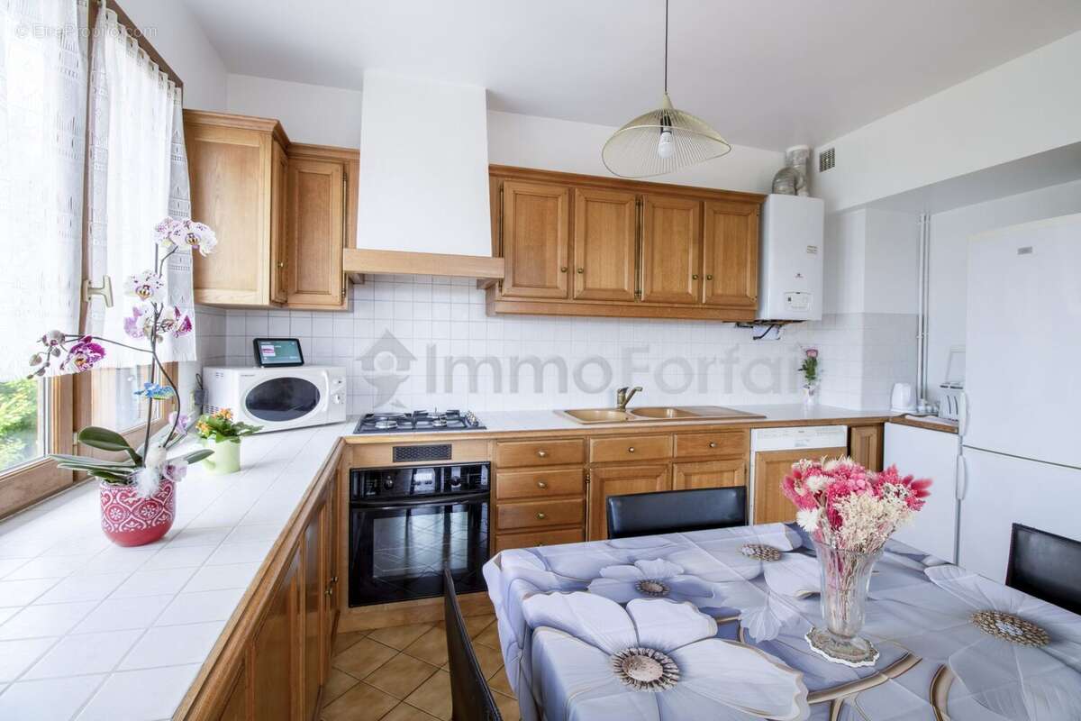 Appartement 74 m² à Arcueil  - photo 2