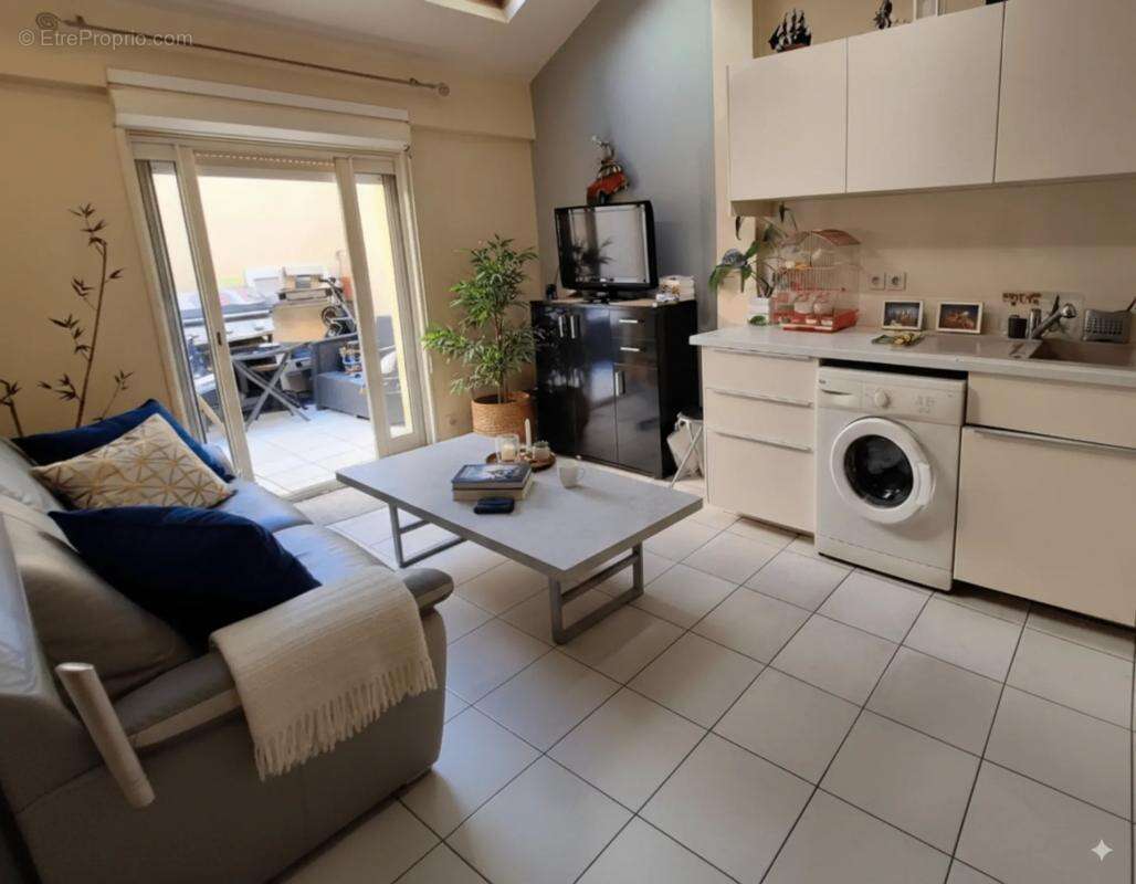 Appartement à VALLAURIS