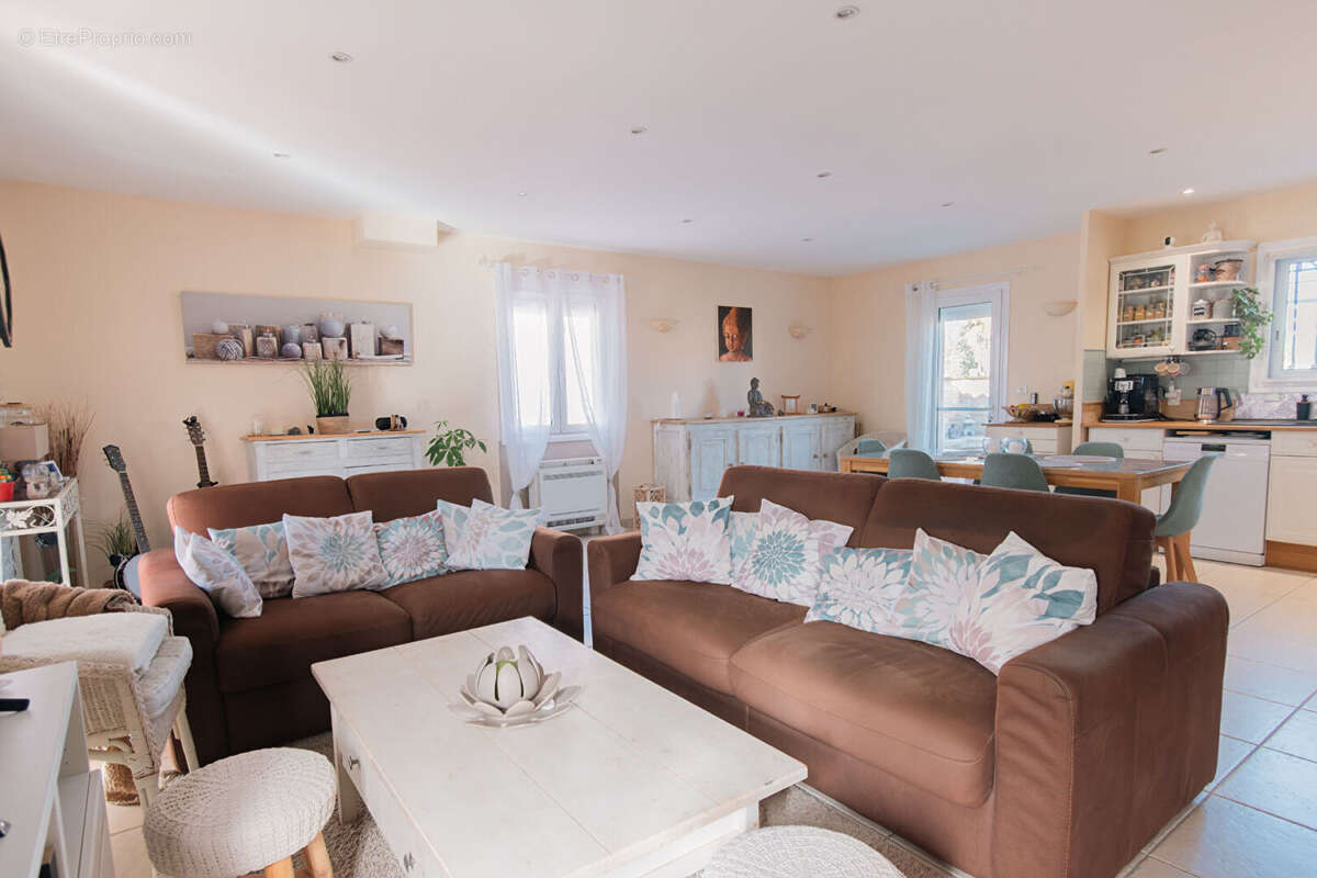 Maison à SOLLIES-PONT