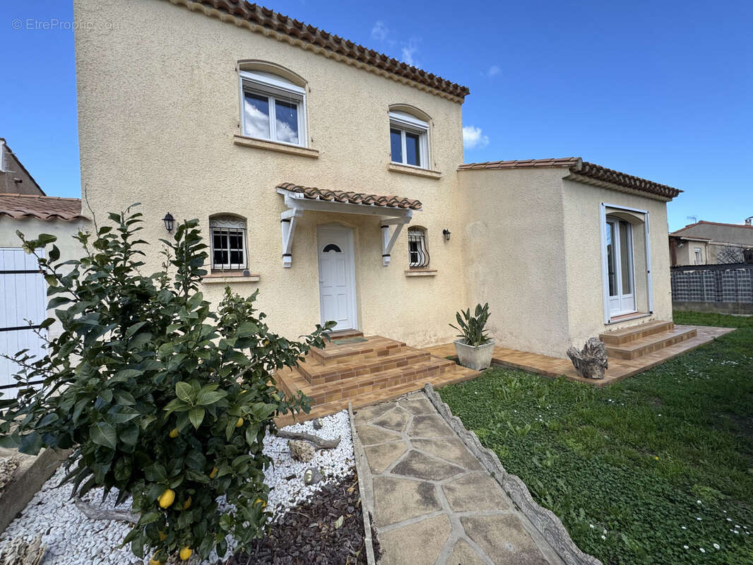 Maison à COURSAN