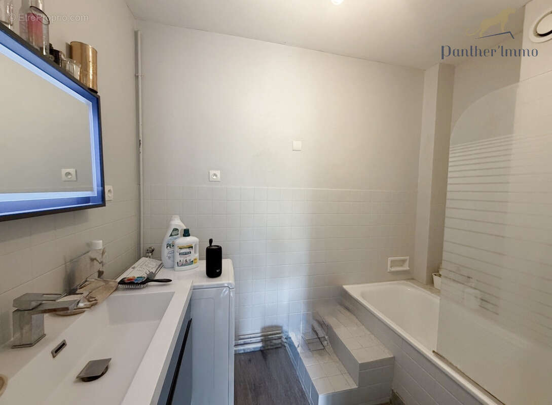 Appartement T2 vue sur Tours, 44m2, cave, parking, très calme. - photo 8