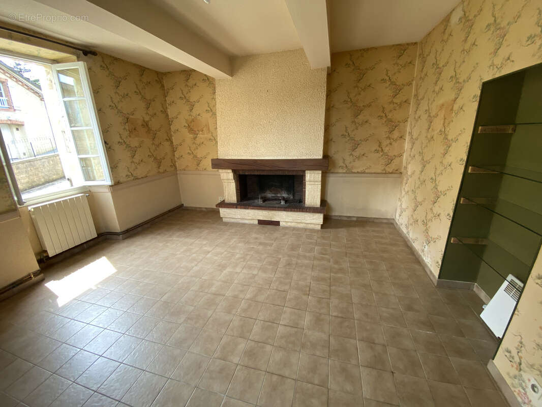 Maison à SEISSAN