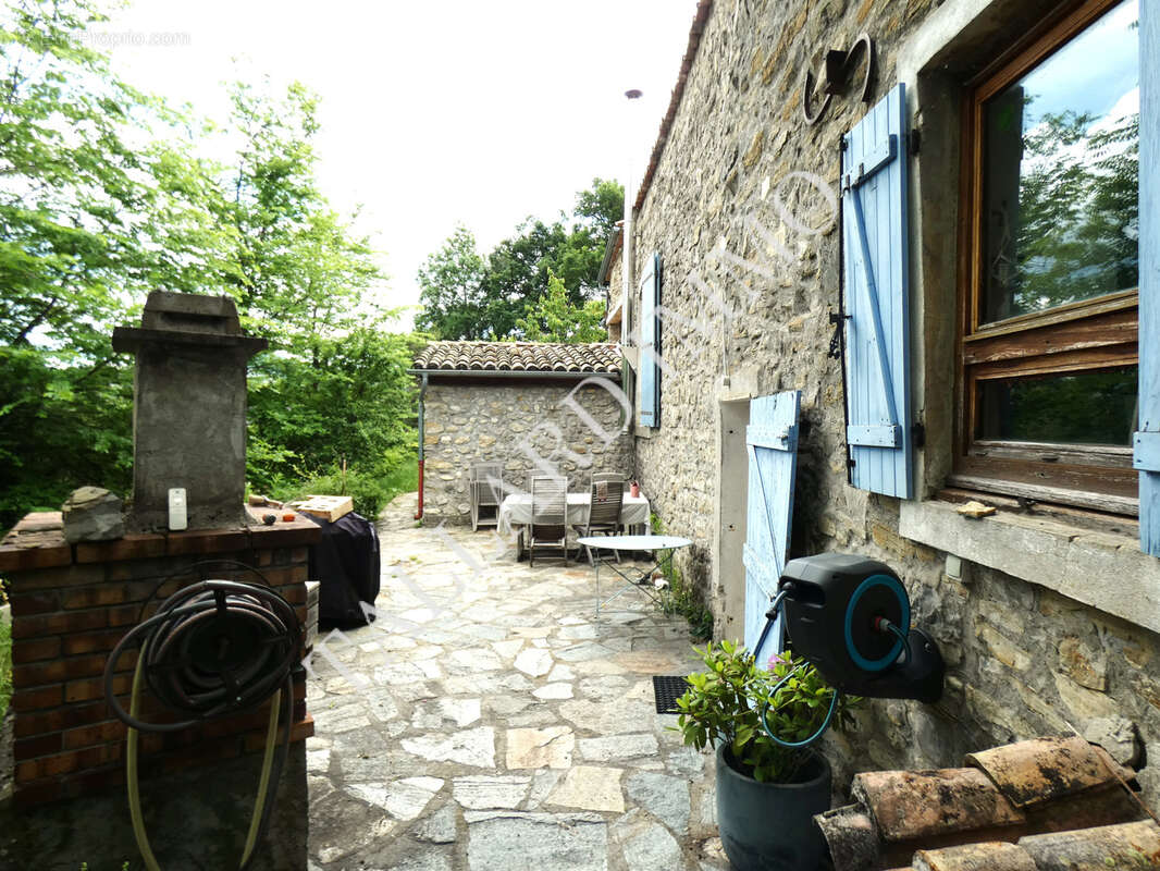 Maison à LARAGNE-MONTEGLIN