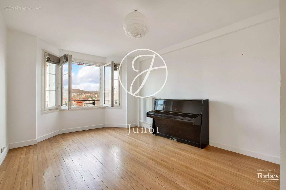 Viroflay - "VILLAGE" - Appartement en bon état - 105 m² - charme Art Déco - 3 chambres - DPE D - photo 7