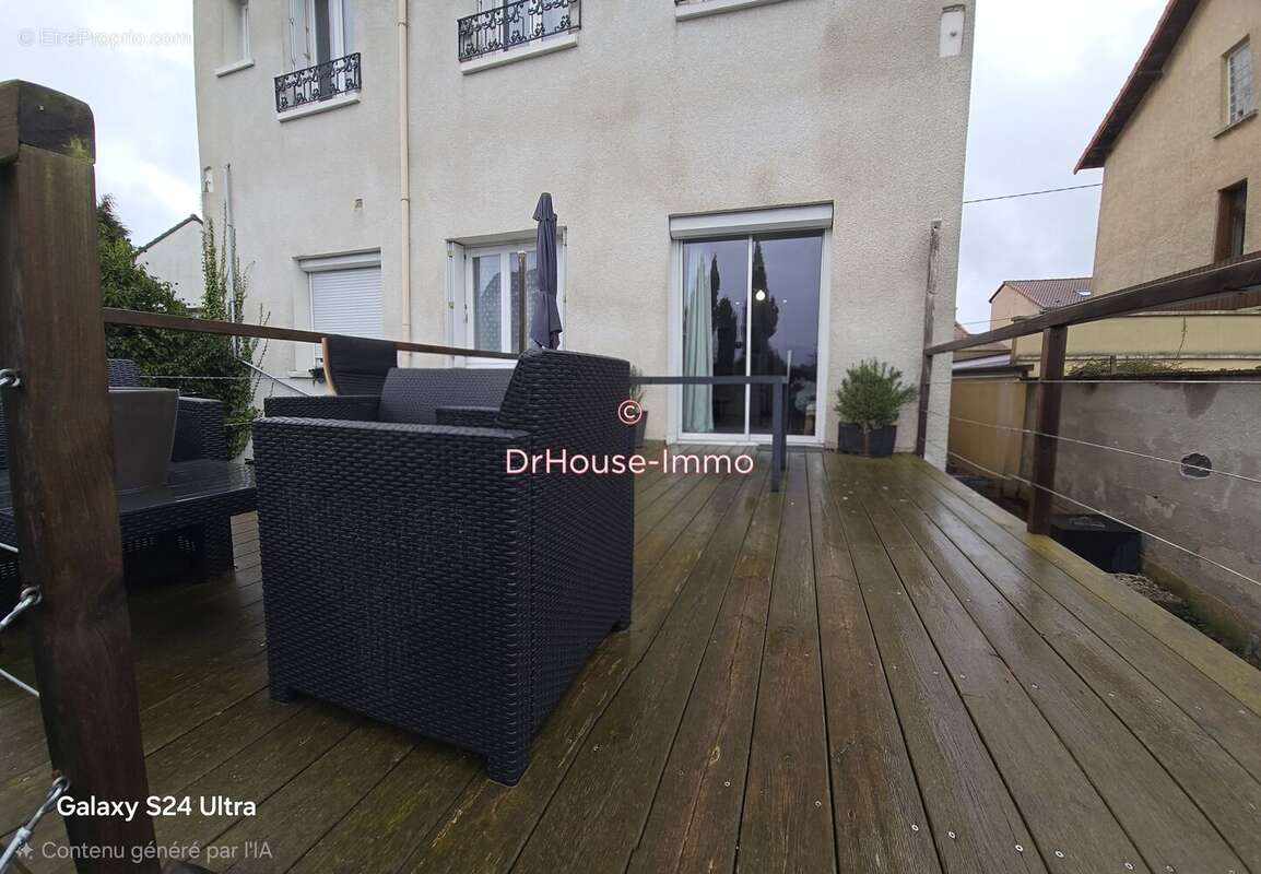 Appartement à SAINT-GENEST-LERPT