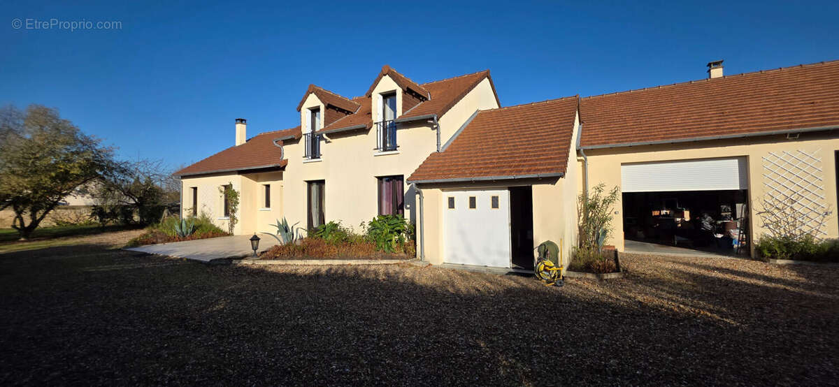 Maison à CHATELLERAULT