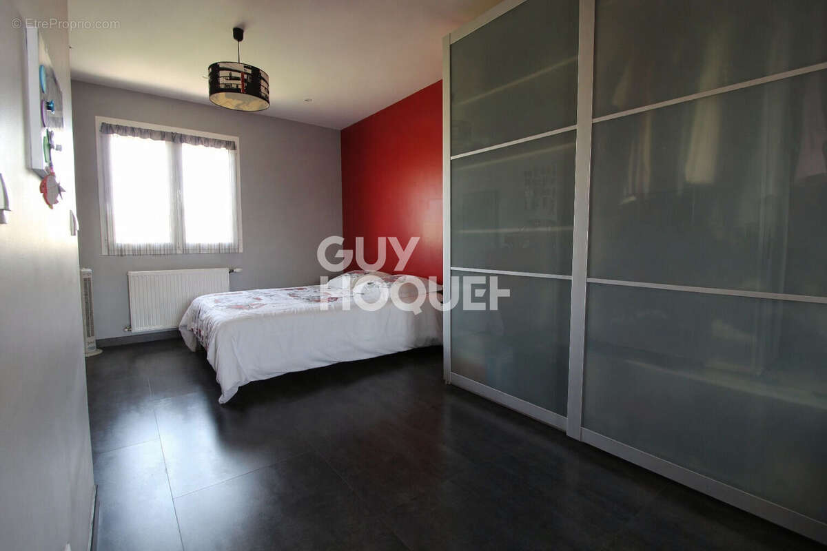 Maison à VERNEUIL-L'ETANG