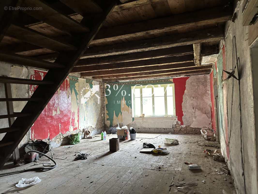 Appartement à MIRECOURT