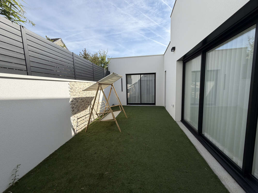 Maison à SAINT-BARTHELEMY-D&#039;ANJOU