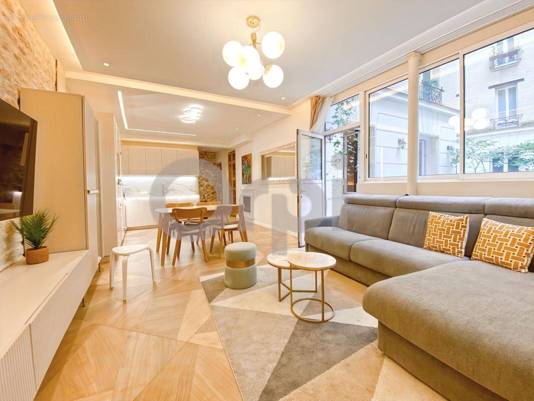 Appartement à PARIS-20E